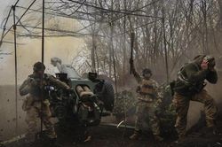 Nga nói Kiev tấn công 'quy mô lớn', Kremlin cảnh báo về tên lửa gửi Ukraine