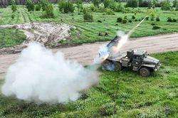 Nga tuyên bố chặn phản kích ở Dotnesk, quân đội Ukraine kêu gọi giữ im lặng