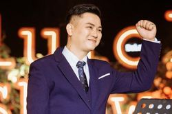 Hoài Lâm than vãn buồn bã, lấp lửng chuyện sẽ không tiếp tục đi hát?