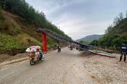 Giông lốc gây nhiều thiệt hại ở Sơn La