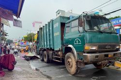 Tử vong khi tông vào xe rác đang được xe cứu hộ kéo trên đường