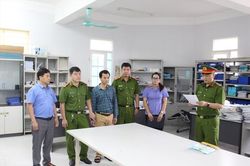 Khởi tố, bắt giam Phó Giám đốc Trung tâm của trường Đại học Tây Bắc