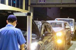 Đăng kiểm ô tô hạ nhiệt khi tiếp tục được gỡ khó