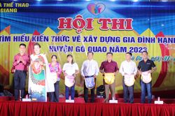 Yêu thương và chia sẻ để xây dựng gia đình hạnh phúc