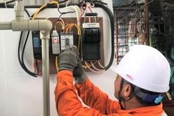 Tiêu thụ điện trên toàn quốc tiếp tục tăng vọt