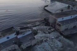 Đập thủy điện ở Kherson bị vỡ, Nga và Ukraine đổ lỗi cho nhau