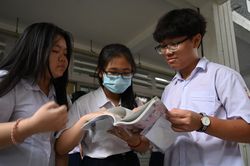 Gần 400 thí sinh TP.HCM bỏ cuộc trong ngày đầu tiên thi vào lớp 10
