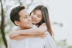 Vợ chồng chênh lệch bao nhiêu tuổi là hạnh phúc nhất? Con số này thật đáng mơ ước