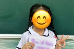 Được hỏi 'sau 15 năm, bạn sẽ là ai', cô bé tiểu học đưa ra câu trả lời khiến dân tình choáng váng