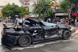 Ô tô 'điên' càn quét, gây hư hỏng loạt phương tiện ở Bình Dương
