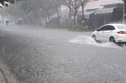 Xuất hiện vùng áp thấp trên Biển Đông, từ đêm 7-13/6, Bắc Bộ và Thanh Hóa xảy ra mưa lớn diện rộng