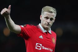 Trò cưng của Ten Hag tìm đường chạy khỏi MU
