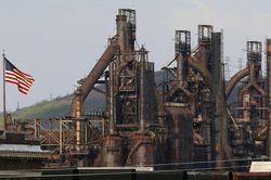 Mỹ yêu cầu điều tra phát thải khí nhà kính của các nhà máy nhôm, thép
