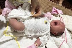 Hà Tĩnh: Bé gái sơ sinh bị bỏ rơi trong đêm kèm lời nhắn xót xa