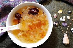 Món tráng miệng nổi tiếng với nguyên liệu giá 50 triệu đồng/kg ở Trung Quốc