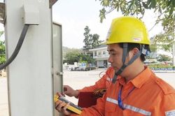 Vì sao EVN xin tăng giá điện vì lỗ nhưng công ty con gửi ngân hàng cả chục tỷ đồng?