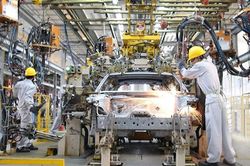 Chính phủ chỉ đạo giảm 50% phí trước bạ với ôtô trong nước từ 1/7