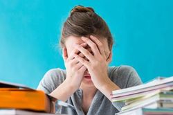 Áp lực thi cử, cẩn thận biến chứng nguy hiểm từ viêm loét dạ dày - tá tràng ở học sinh