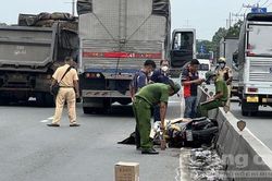 TPHCM: Chạy xe máy vào làn đường ô tô, thanh niên bị xe tải cán tử vong