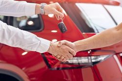 Mua ô tô mới, cần loại bỏ ngay những thứ này