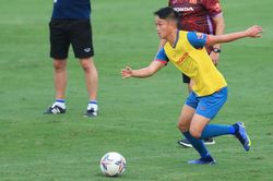 'Xem giò' tân binh Việt kiều của U23 Việt Nam được đích thân HLV Troussier triệu tập