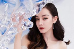 Tình thế khó xử của Địch Lệ Nhiệt Ba: 31 tuổi nhưng vẫn chỉ nổi nhờ nhan sắc, phim rating chạm đáy
