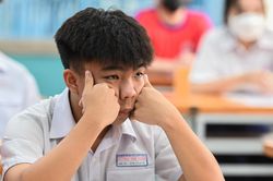 Đề và đáp án tham khảo môn Vật lý thi vào lớp 10 chuyên của TP.HCM năm 2023