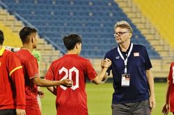 Ai đang sẵn sàng cho công cuộc làm mới đội tuyển của ông Troussier ?