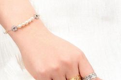 Bỏ túi ngay 'bí kíp' chọn vòng tay cho outfit mùa hè thêm ấn tượng