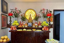 Bàn thờ đặt 2 hướng này gia chủ nghèo mạt kiếp, khó ngóc đầu lên được, đó là hướng nào?