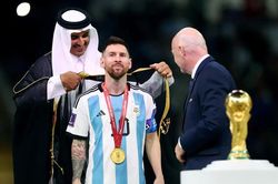 Khi Messi từ chối 1,2 tỷ euro để sang Mỹ đá cho đội bét bảng