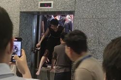 Hà Nội: Thang máy dừng đột ngột ở tầng 17 tòa nhà Keangnam do mất điện, nhiều người hốt hoảng lo sợ