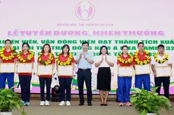 Tuyên dương 33 vận động viên, huấn luyện viên đạt thành tích xuất sắc