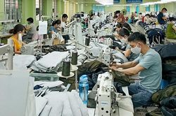 Linh hoạt, sáng tạo chuyển đổi sản xuất để vượt khó
