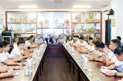 Gấp rút đào tạo trọng tài để đưa VAR vào V-League