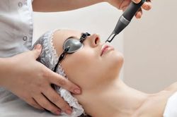 Nắm rõ những điều sau trước khi quyết định trẻ hóa da