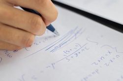 Quy trình chấm thi tuyển sinh vào lớp 10 đang được thực hiện như thế nào?