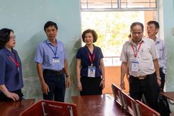 Thuê tàu vận chuyển đề thi tốt nghiệp trung học phổ thông ra đảo Phú Quý