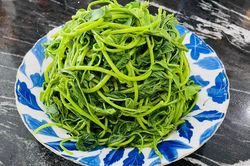 Bí quyết để luộc rau ngon và luôn tươi xanh