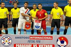 Futsal Việt Nam chưa thể đánh bại 'gã khổng lồ' Paraguay