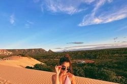 Mỹ nhân bóng chuyền diện bikini trên cát