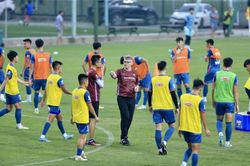HLV Troussier yêu cầu đặc biệt với U23 và tuyển Việt Nam