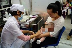 Bộ Y tế và 16 tỉnh thành 'đùn đẩy' việc mua vắc xin, Bộ Tài chính nói gì?