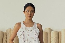 Hoa hậu Thanh Thủy lạnh lùng nhưng vẫn hút hồn trong bộ ảnh mới