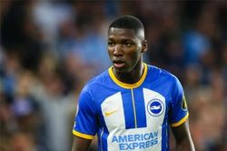 Brighton thay đổi lập trường, Arsenal và Chelsea tiến sát Moises Caicedo