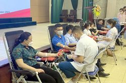 110 người tham gia hiến máu tình nguyện