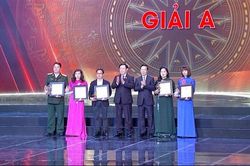 Lễ Tổng kết và trao Giải báo chí toàn quốc về Quốc hội và Hội đồng nhân dân lần thứ Nhất