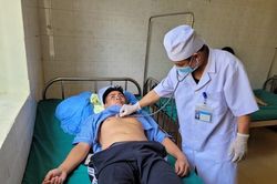 Lập chốt trạm kiểm soát vận chuyển gia súc, ngăn chặn dịch bệnh than lây lan