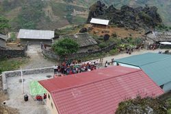 Ngẫm ngợi cuối tuần: Đi khánh thành lớp học