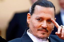 Johnny Depp 60 tuổi: Trở lại với 'mối tình đầu' rock'n'roll